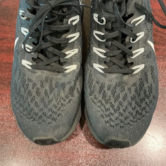 Size 8 Oakland Raiders black Nike tennis shoes Pegasus 36 - Picture 2 of 9